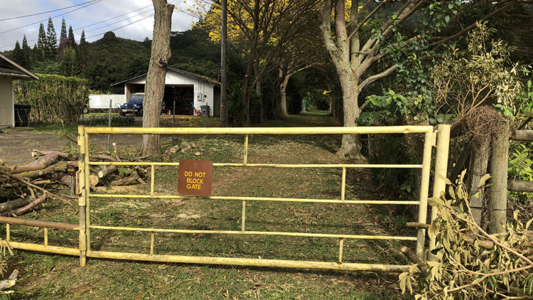 Sleeping Giant Trail gate